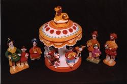 Карусель. Композиция. Дымковская игрушка, выполненная Фалалеевой Лидией Сергеевной, мастерицей дымковской игрушки, Заслуженным художником РСФСР