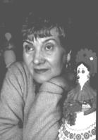 19. Однажды я решила пойти подкрасить брови, сделать макияж и вытянуть хоть чуть-чуть ресницы, пусть, думаю, сделают профессионально, вдруг слышу &laquo;А верхние веки получились, как у Софи Лорен&raquo;. Соглашаюсь - ведь всем хочется быть красивее, привлекательнее